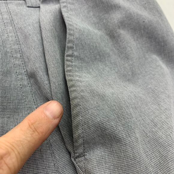 Travis Mathew Mens Sz 42 Gray Flat Front Chino Golf Performance Shorts Summer - Picture 2 of 9
